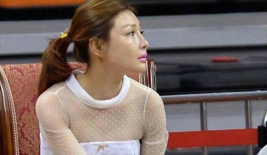 cba老板娘纹身图片，cba老板娘吴迪照片？  第2张