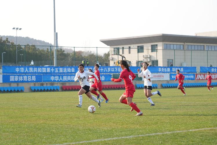 女子足球比赛时间40分钟,女子足球大赛 第4张 女子足球比赛时间40分钟,女子足球大赛 第4张